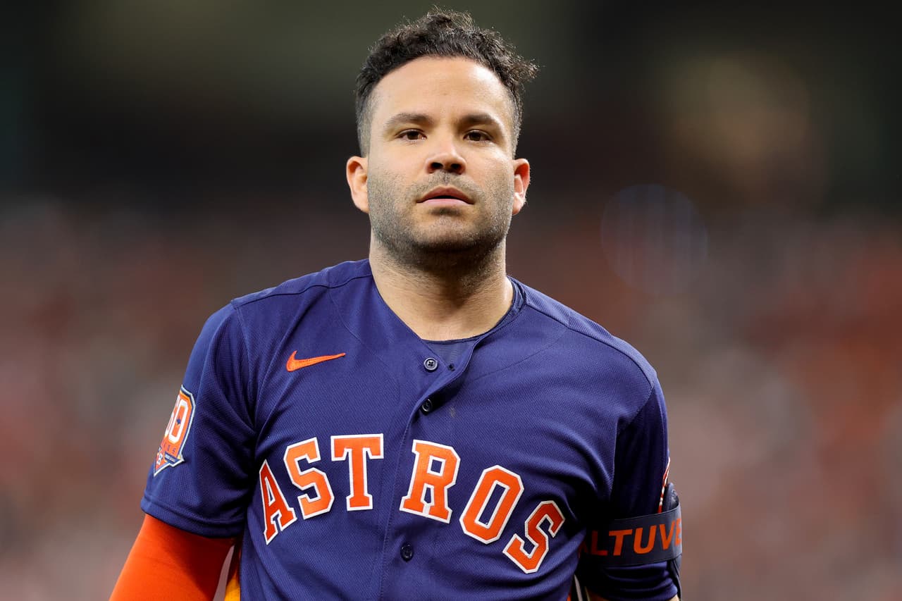 José Altuve, comparado con basura en partido de hockey