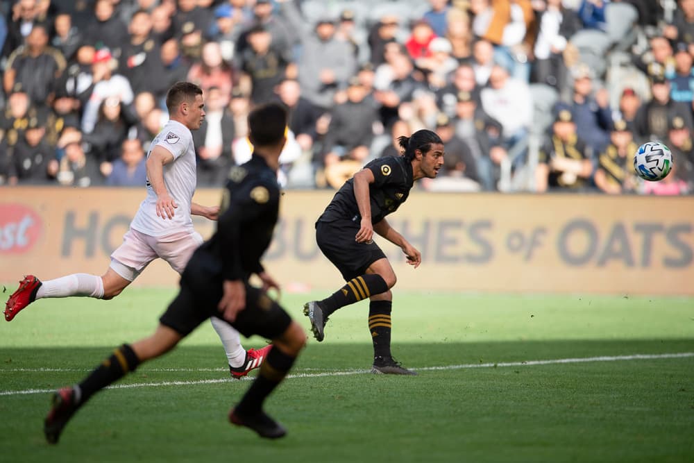 Con un golazo de Carlos Vela, el LAFC venció al debutante Inter Miami, 1-0. El goleador jugó los 90 minutos.