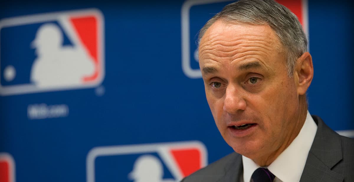 La MLB no cancela a pesar del brote de coronavirus de Marlins