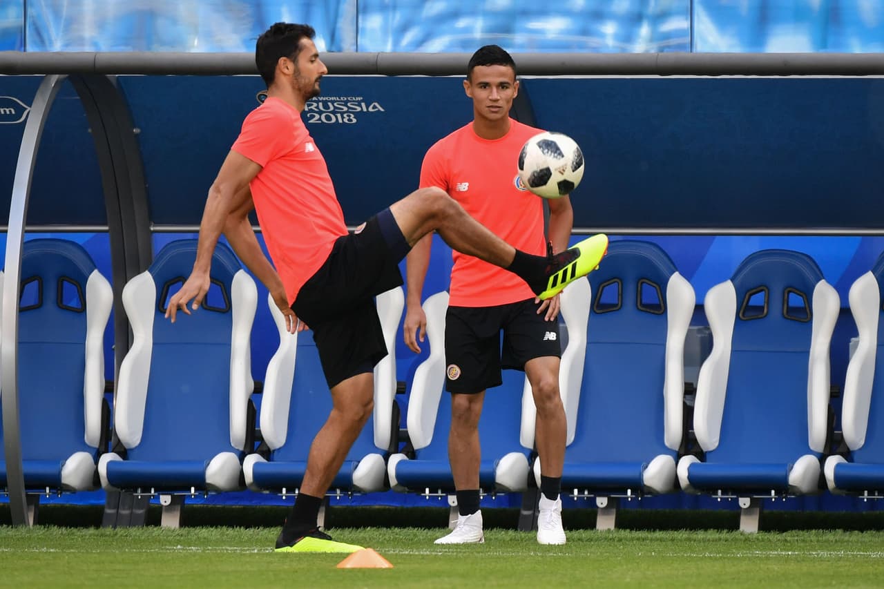 Bryan Ruiz (con el balón) será el capitán y quien comande el ataque de Costa Rica. Anotó 12 goles en la temporada anterior con el Sporting de Portugal.