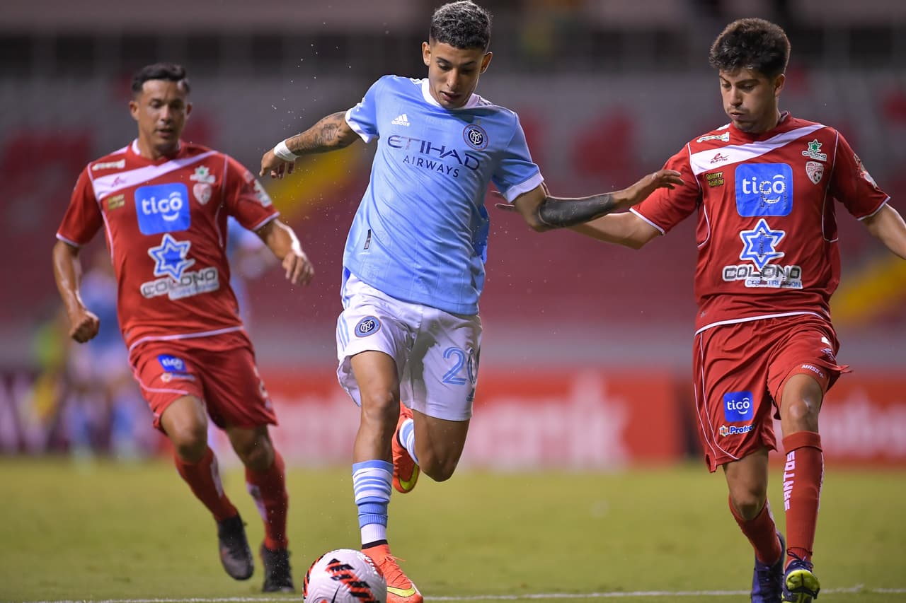 El héroe de la noche se llama Valentin Castellanos ya que con su asombroso doblete el New York FC logró vencer 0-2 a los Santos Guapiles en Costa Rica.