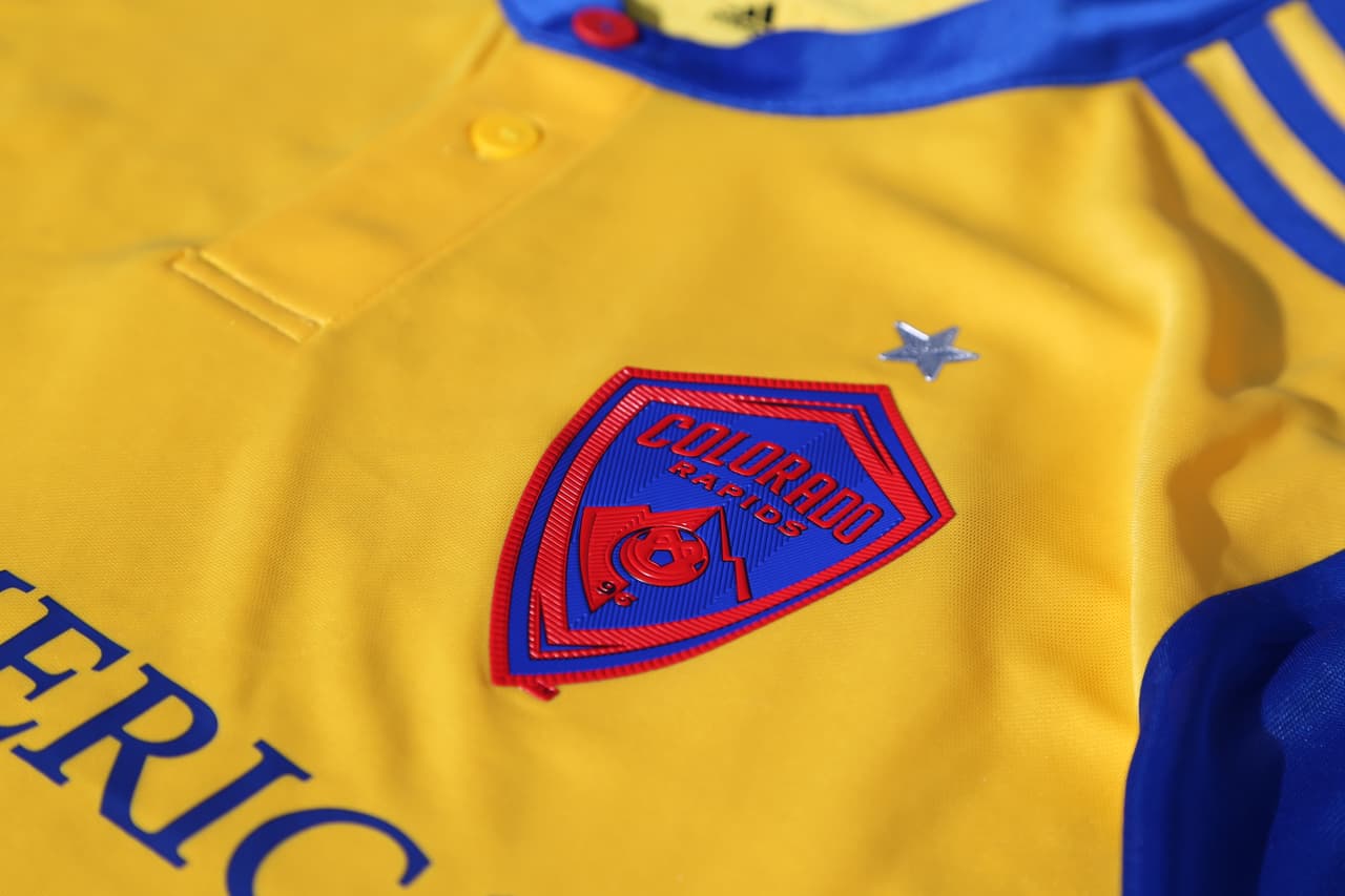 La estrella plateada sobre el escudo homenajea a la MLS Cup obtenida por Colorado Rapids en 2010. (Crédito: Colorado Rapids).