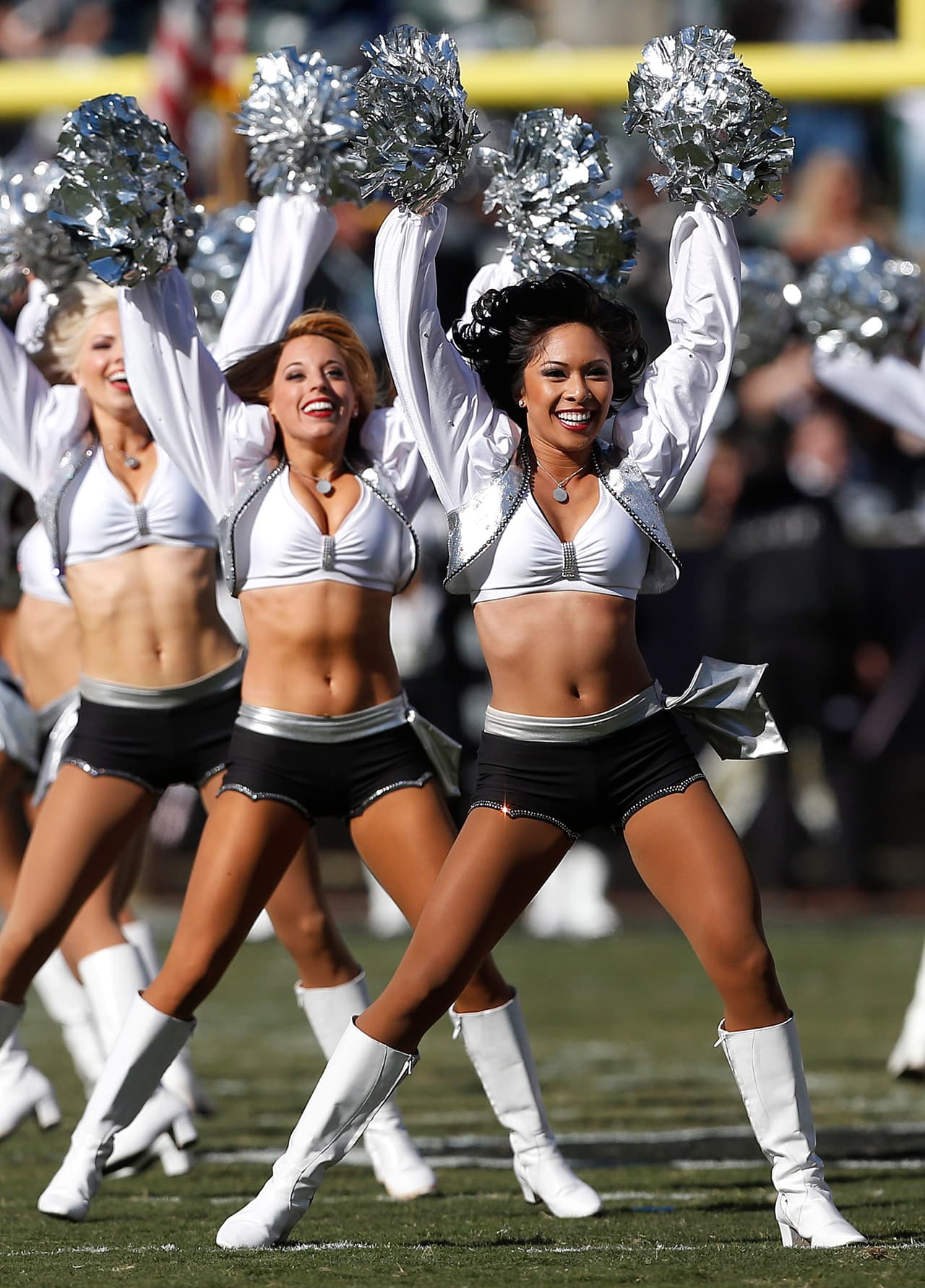 Checa las hermosas cheerleaders que llenaron de alegría la Semana 10 de la NFL.