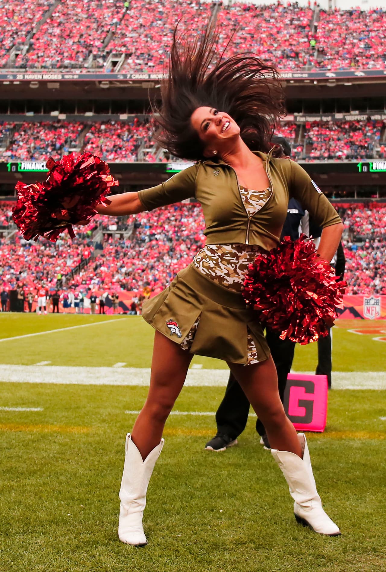 Checa las hermosas cheerleaders que llenaron de alegría la Semana 10 de la NFL.