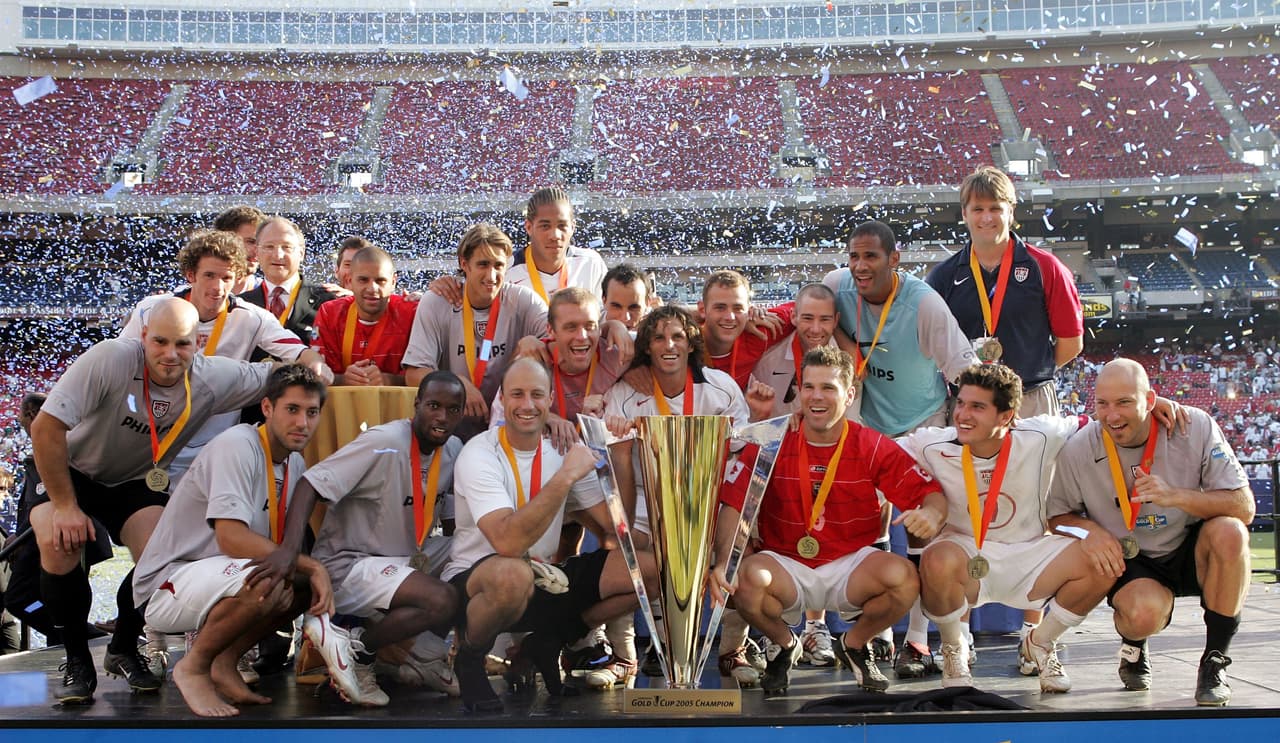 La dirección de Bruce Arena llevó a Estados Unidos a alcanzar el título en la Copa de Oro de 2002 y de 2005 y el tercer lugar en 2003.