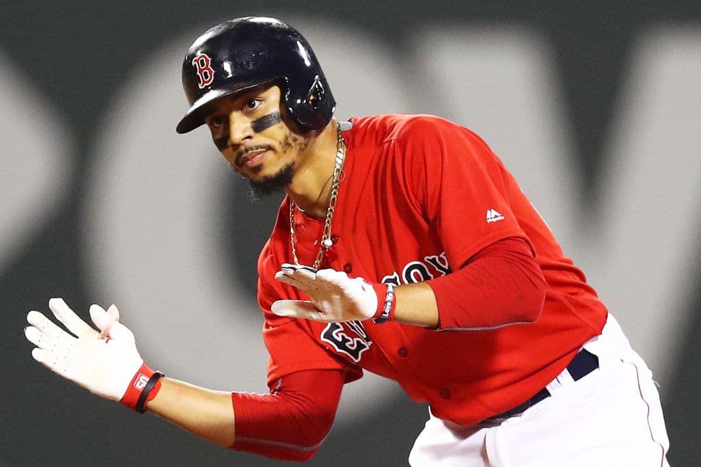 3) OPS. Porcentaje de embasarse más slugging. Es la suma del slugging con el porcentaje de poner en base a los corredores. Boston encabeza a las Mayores con promedio de .769 de OPS.