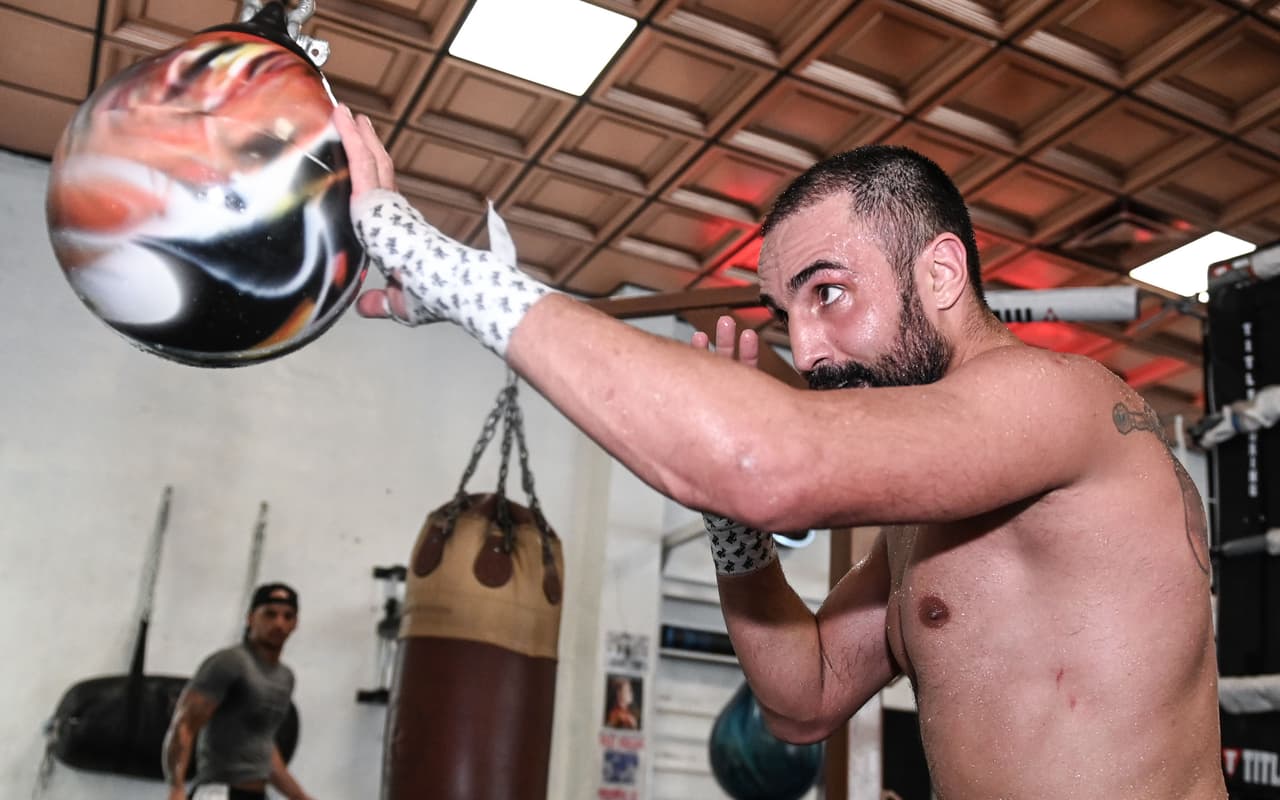 Paul Malignaggi y Artem Lobov finalmente podrán arreglar sus diferencias en el entarimado del 'boxeo en esteroides', Bare Knuckle Fighting Championship, este sábado en Florida.