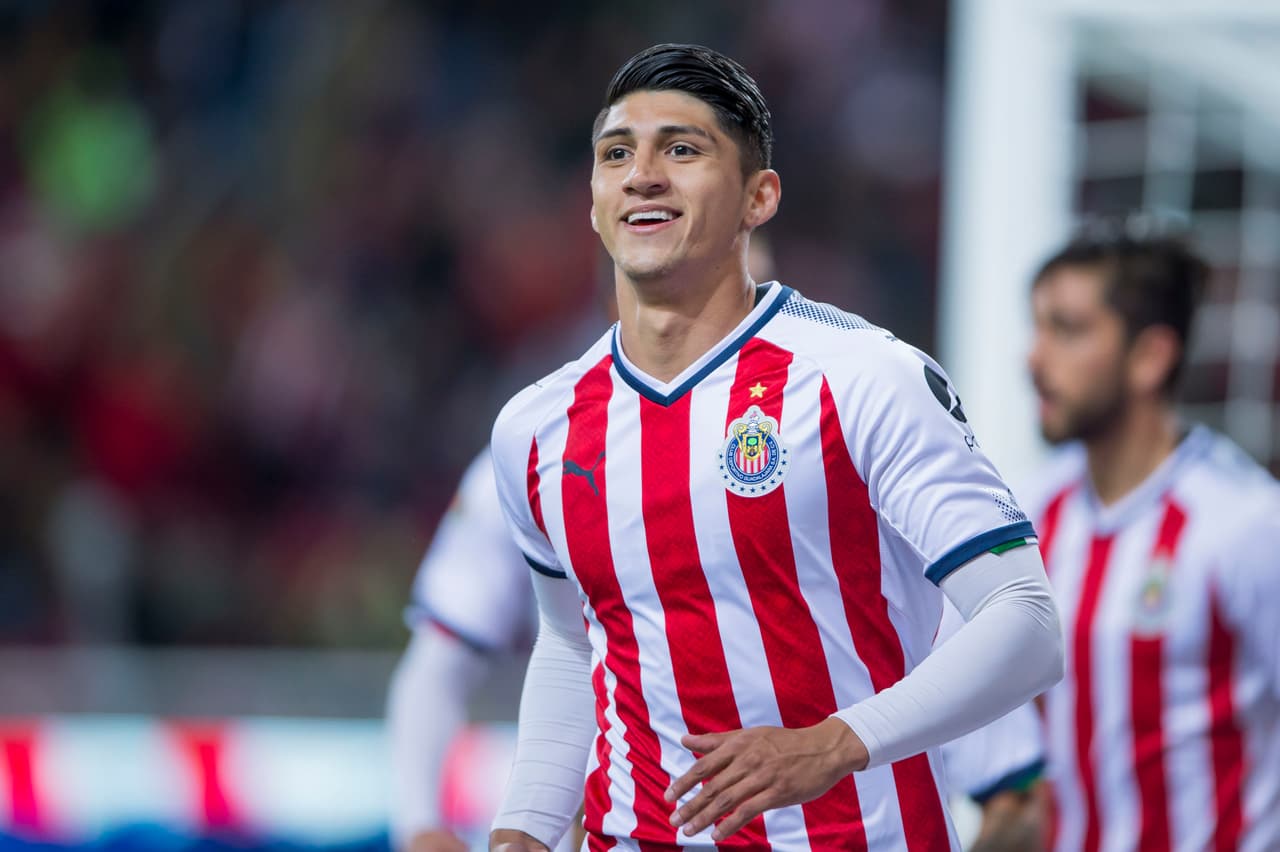 Alan Pulido ingresó de cambio al medio tiempo y tardó par de minutos en hacerse presente en el marcador. Pulido igualó los cartones al minuto 47 empujando el balón tras un rebote en el área.