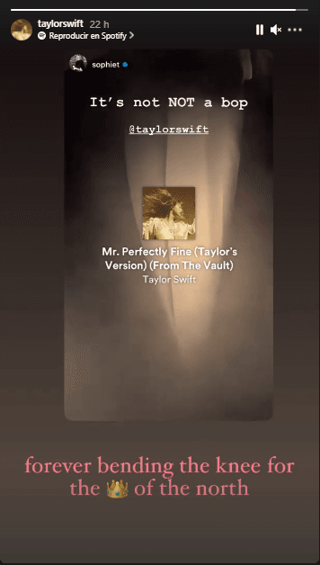 Claro que Swift iba a reaccionar, compartió la pantalla de Turner y escribió: “Por siempre doblando la rodilla por la Reina del Norte”, haciendo referencia a su papel en la serie ‘Game of Thrones’.