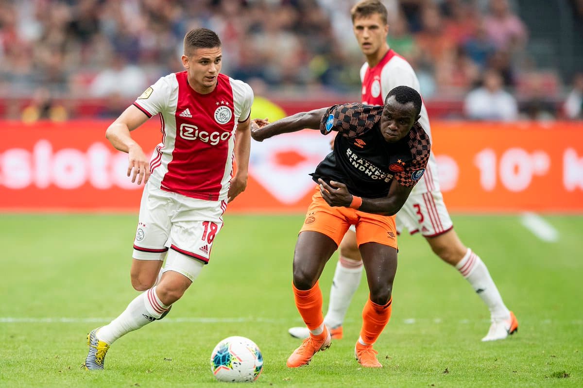 El Ajax superó cómodamente al cuadro del PSV en la Supercopa de Holanda superandolos por un marcador de 2-0.