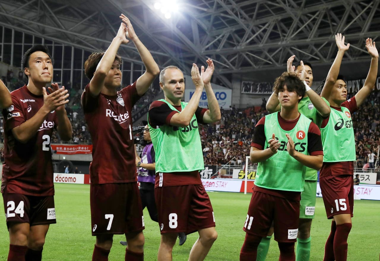 El español jugó 82 minutos en el juego de este sábado con el Vissel Kobe en el Estadio Parque Misaki, antes conocido como Estadio de las Alas de Kobe, sede del Mundial de 2002.