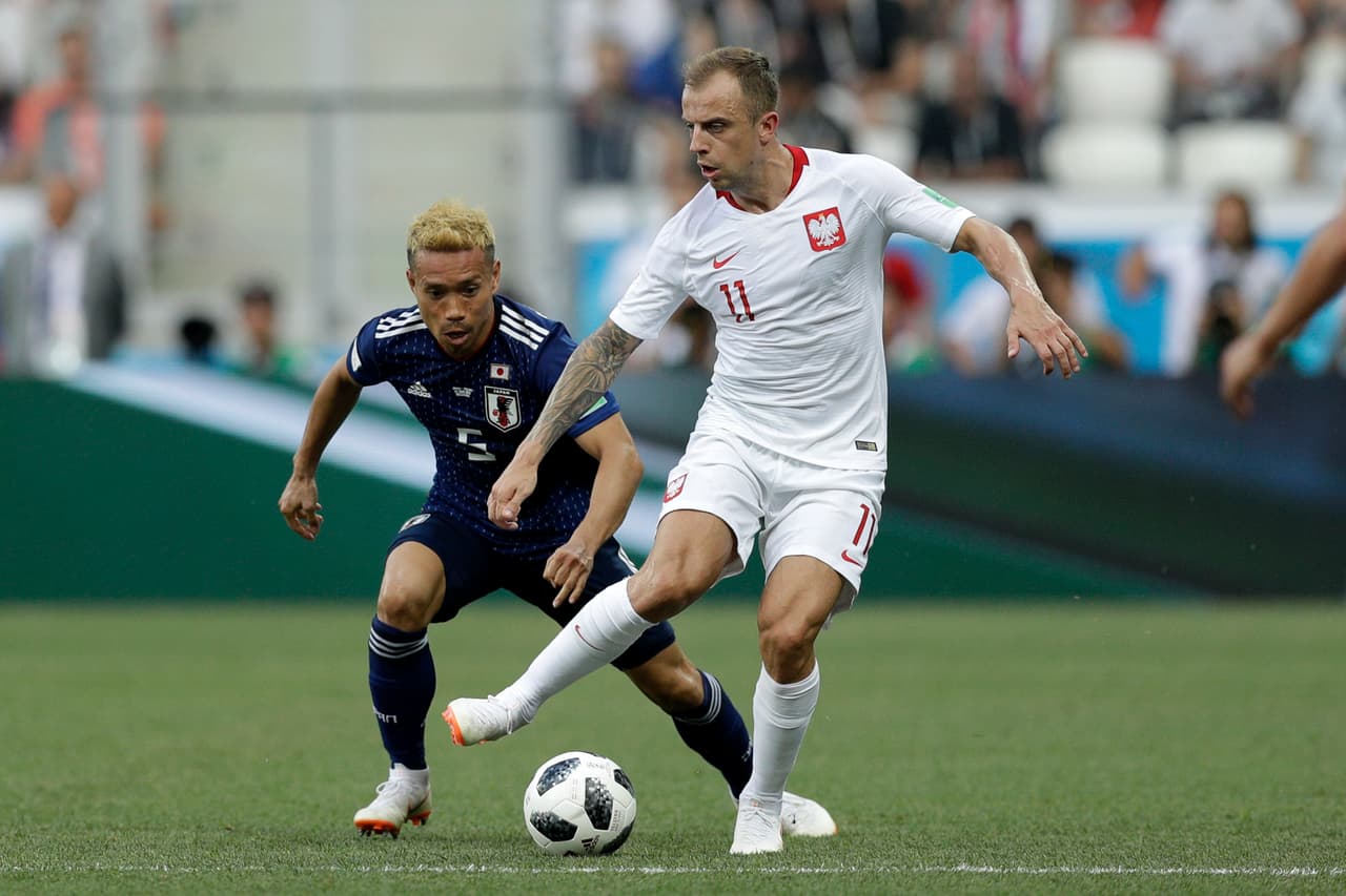 El marcador prevaleción por 1-0 en ambos frentes y aunque cuestionable y especulativa la táctica de lo nipones, con eso les bastó para avanzar por tercera vez en su historia a fase eliminatoria.