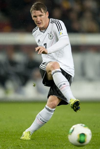 Bastian Schweinsteiger:Un alemán con buen toque de balón, potente disparo pero sobre todo mentalidad ganadora y hambre de triunfos; alguien ideal para mandar en el equipo bávaro.Más de ¡Golazo Extra!