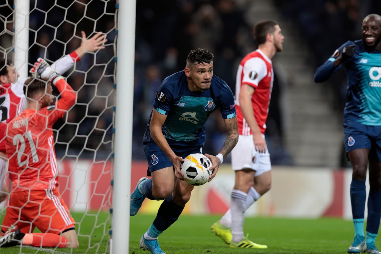 Con goles de Luís Díaz, autogol de Tyrell Malacia y gol de Francisco Soares, Porto gana y clasifica como líder del grupo G.