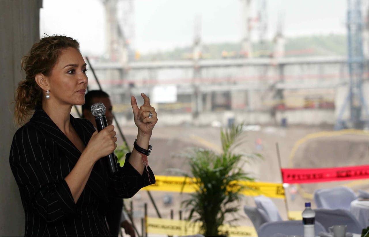 Juez que falló contra Angélica Fuentes fue separado de cargo