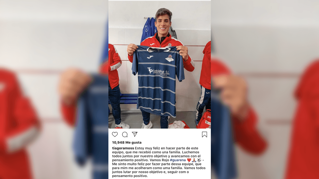 Thiago tiene una gran cantidad de fotografías suyas mostrando su amor por el futbol y por mantener una forma 'fit'.