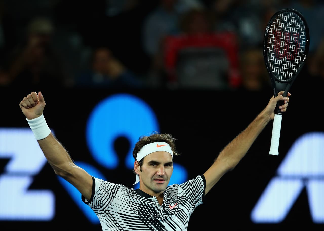 El suizo Roger Federer manejó los tiempos, y en un duelo de preciosistas en la red, derrotó al alemán Mischa Zverev en otra gran exhibición, por 6-1, 7-5 y 6-2, para avanzar a las semifinales del Australian Open, donde se encontrará con su compatriota Stan Wawrinka.