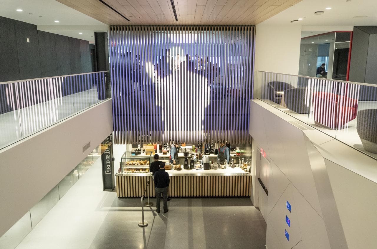 Así lucen las nuevas oficinas, en New York, del mejor béisbol del mundo.