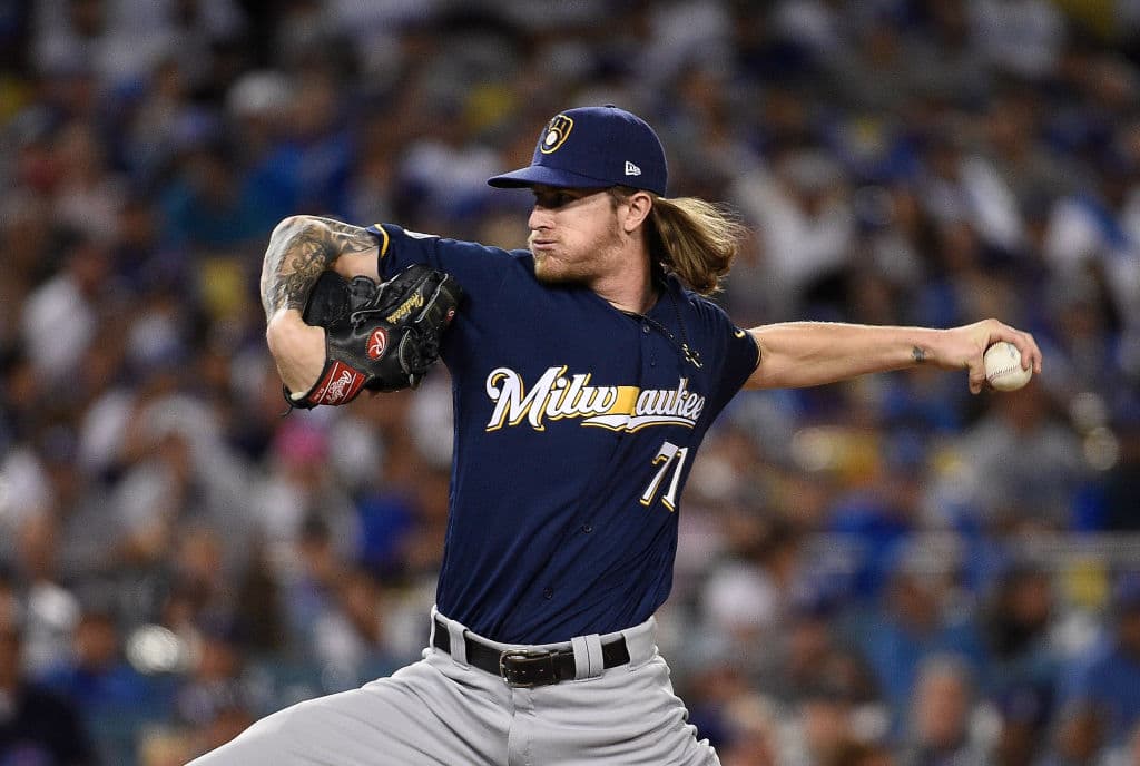 En la octava entrada llegó a relevar Josh hader, quien despachó dos tercios de entrada con dos ponches. Ese inning relevó también, con un tercio, el mexicano Joakim Soria.