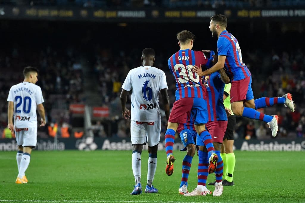 El Barcelona no aprovecha sus llegadas, descuidan y terminan dejando ir la victoria para conformarse con un empate 1-1.