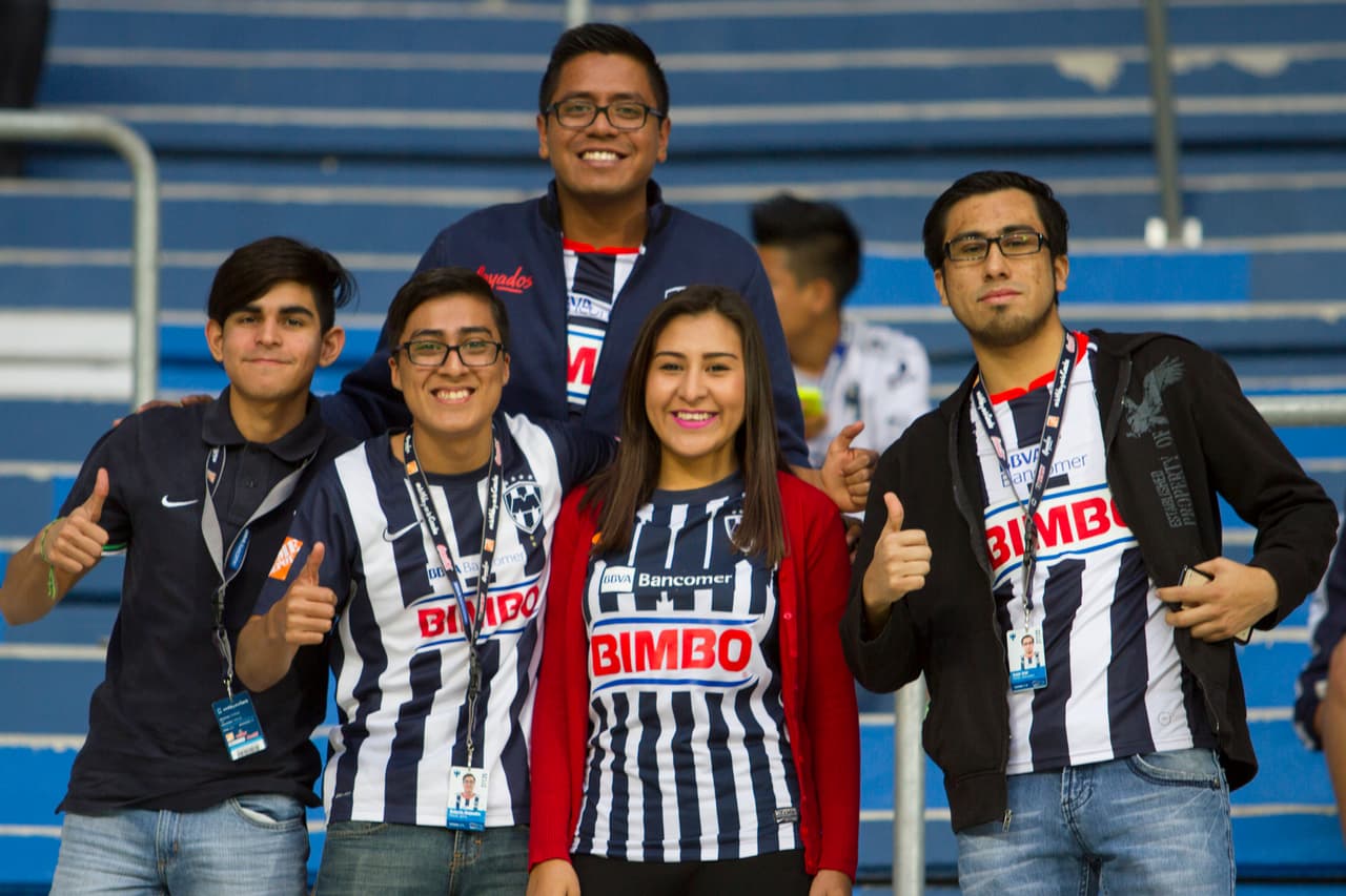 El colorido de la afición en la Jornada 1