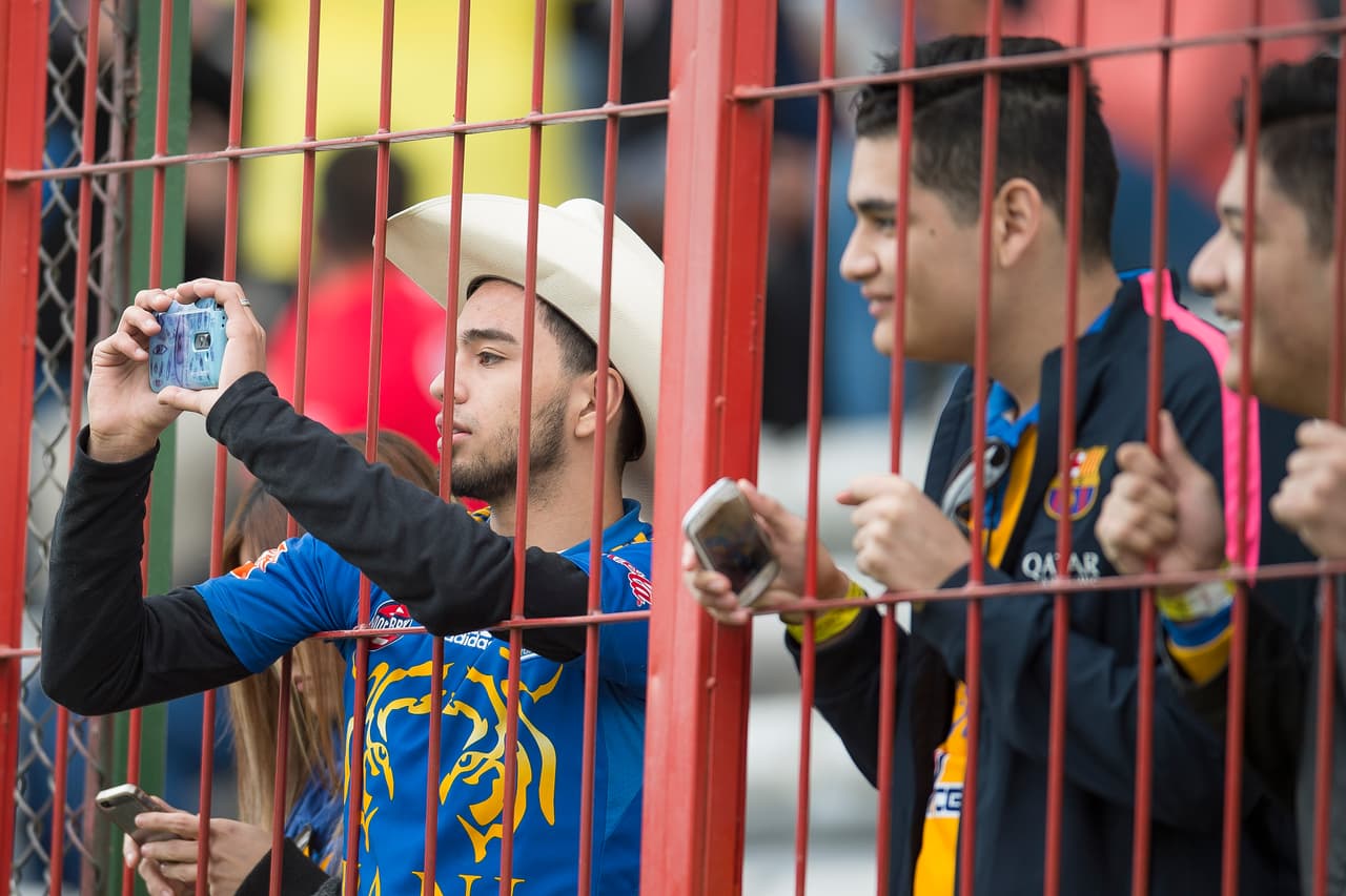 El colorido de la afición en la Jornada 1