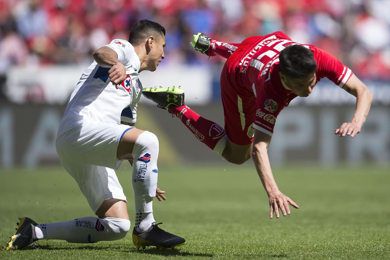 Aunque durante el primer tiempo, el manejo estuvo en Toluca, Cruz Azul logró desaactivarlo para erradicar las opciones claras de gol.