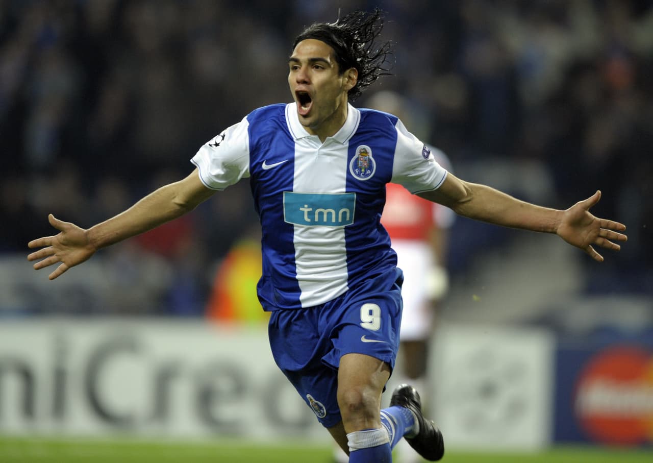 Por la Champions League llegó el primer gol de Falcao a un equipo de Inglaterra en los octavos de final y lo hizo con el F.C. Porto.