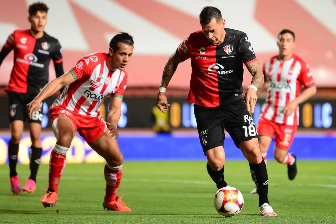 Atlas no se toca el corazón y golean 1-5 a un débil Necaxa. Los Zorros toman el quinto de lugar de manera momentánea y Necaxa volverá a dormir en la última plaza del torneo.