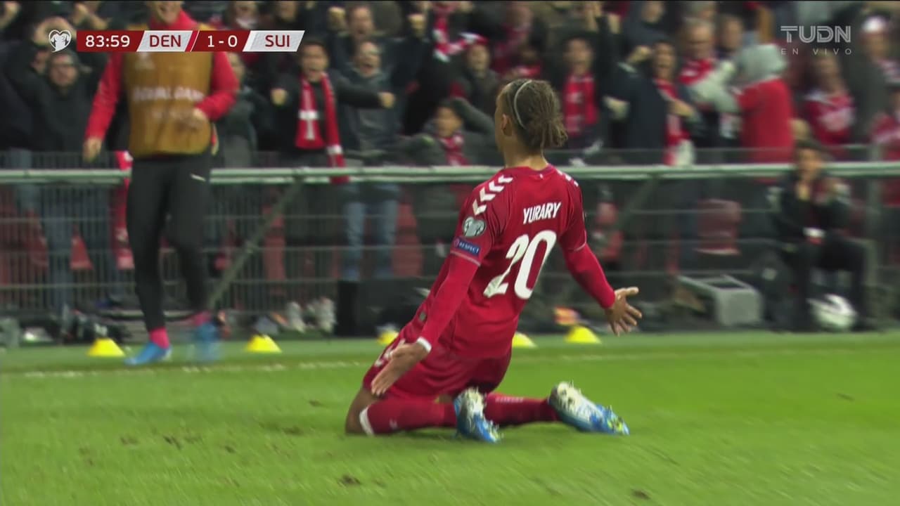 ¡Apareció el invitado especial! Poulsen pone el 1-0 a favor de Dinamarca