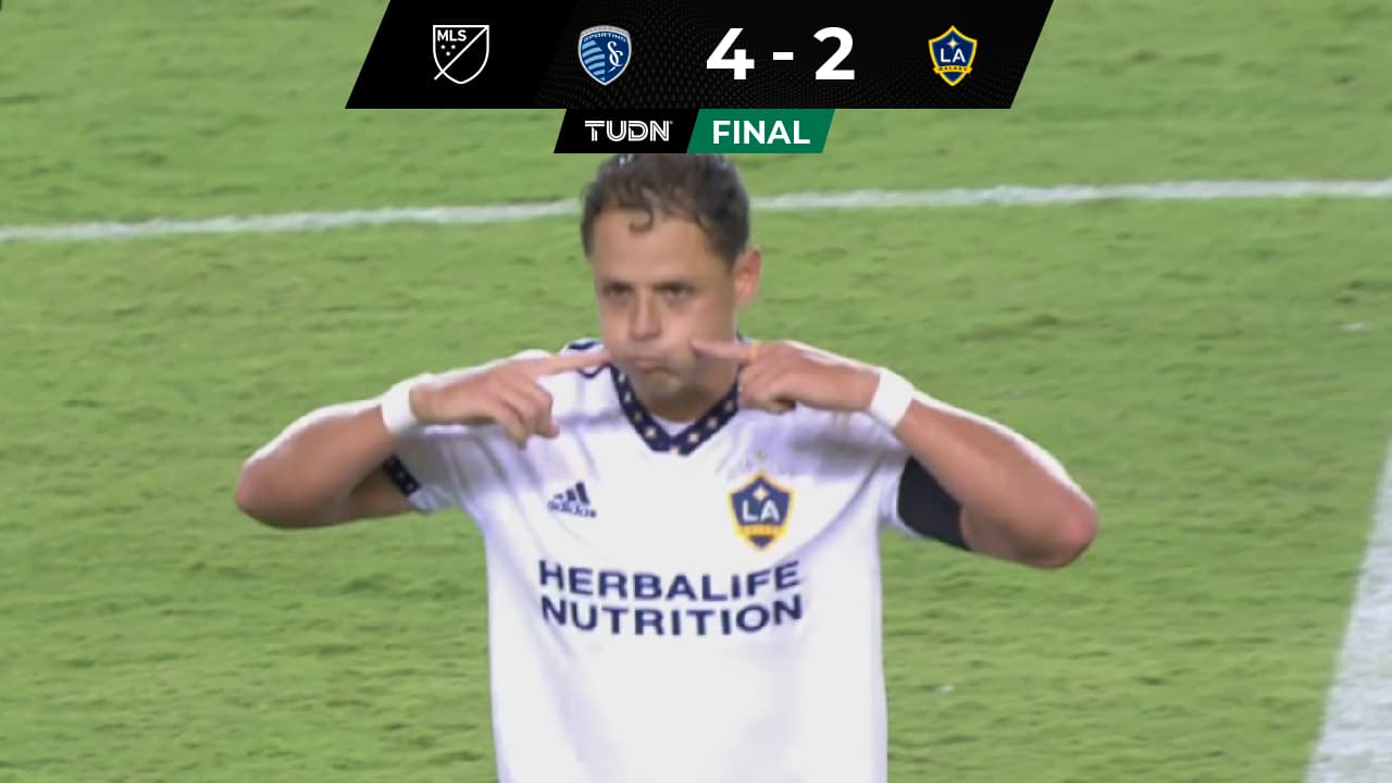 Chicharito hace doblete y Julián Araujo regala gol al Sporting KC