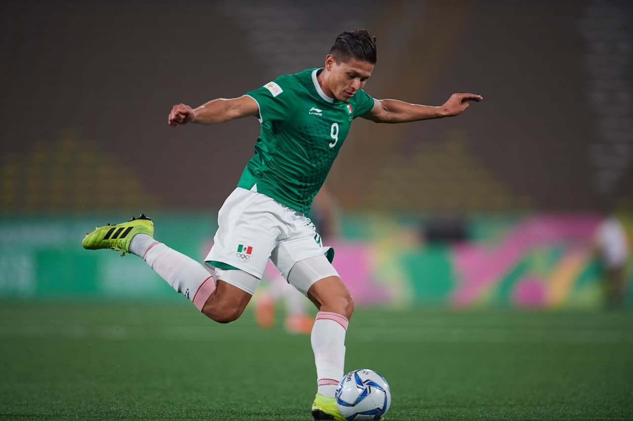 Godínez deja de lado su expulsión