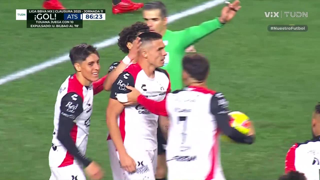 ¡A lo Atlas! ¡Gol de Djuka! Espectacular remate de cabeza para vencer a Toño