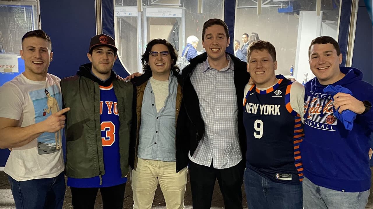 Fanáticos de los Knicks expulsados por pedir venta del equipo