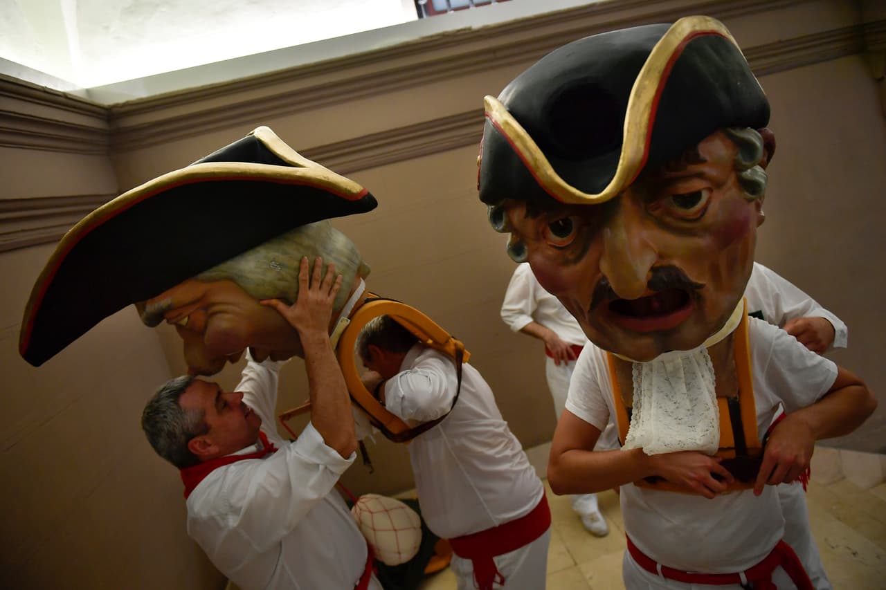 Los famosos Gigantes de Pamplona que acompañan el festejo desde la mitad del Siglo XIX. No tan antiguos como la tradición misma de los sanfermnes pero son igual de venerados.