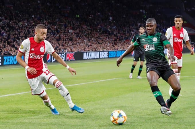 Al minuto 76 el cuadro de casa aprovecho los superioridad numérica y Lisandro Martínez marcó el 1-0 .