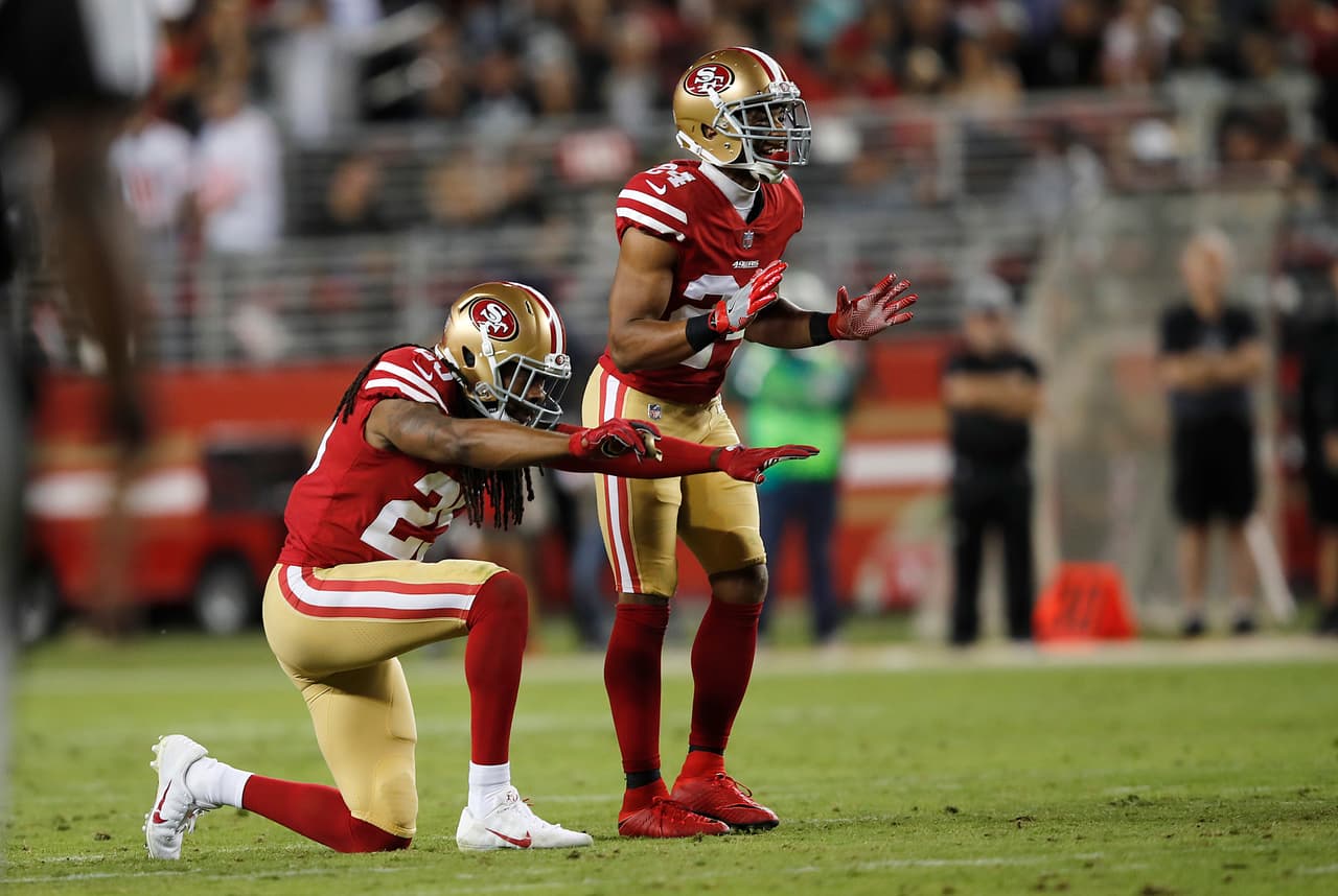 Con sólida noche de su tercer quarterback, los San Francisco 49ers ganaron apenas por segunda vez en la temporada 2018 al superar 34-3 a unos decadentes Oakland Raiders en Thursday Night Football.