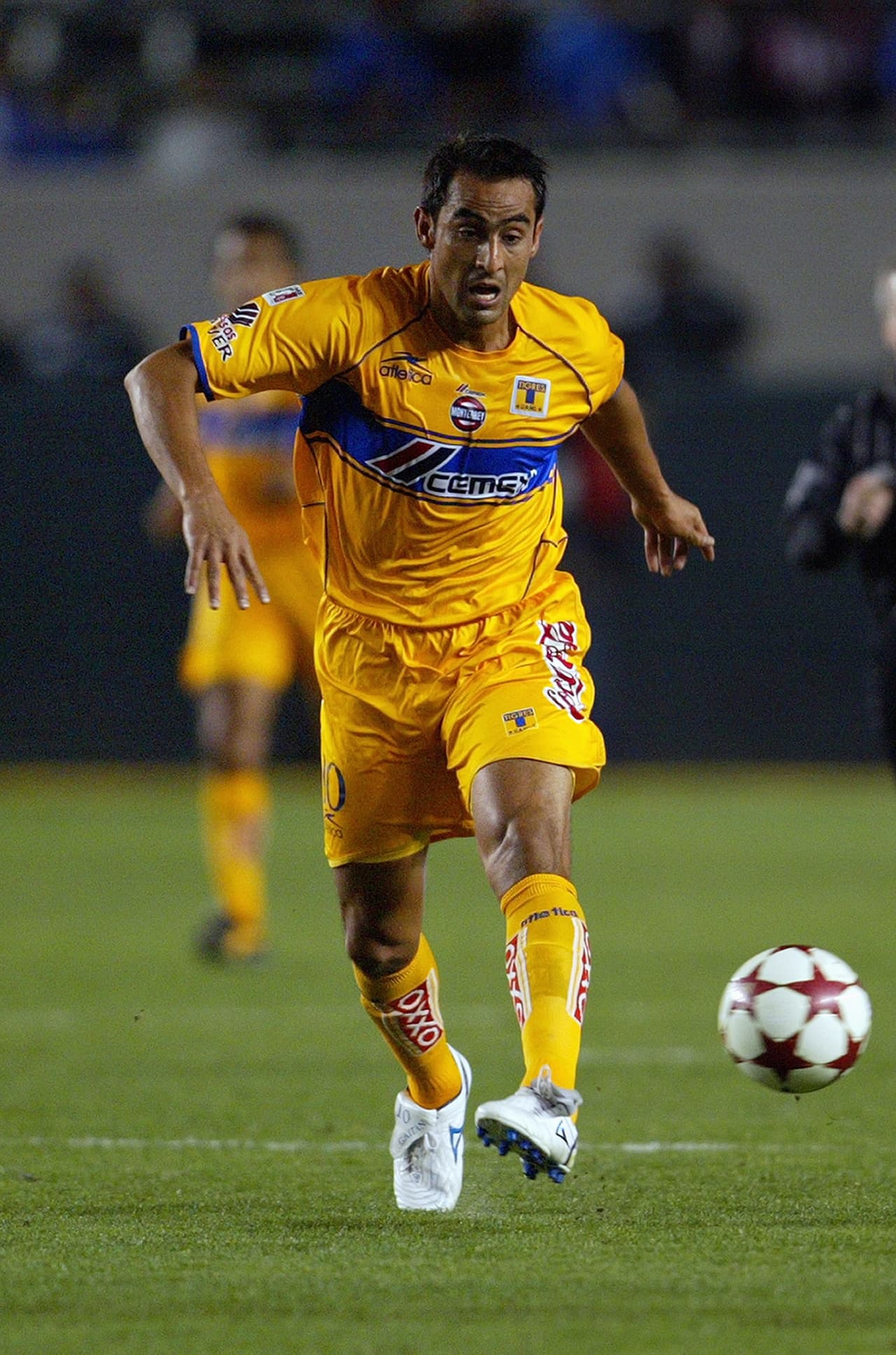Walter "El Divino" Gaitán jugó con Tigres de 2002 a 2007. Disputó 201 encuentros con los felinos en los que marcó 80 goles. Obtuvo dos InterLigas y un campeonato de goleo.