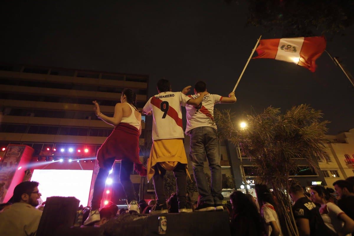 En Perú la euforia es total tras confirmarse que la Selección podrá jugar el repechaje rumbo a Rusia 2018.
