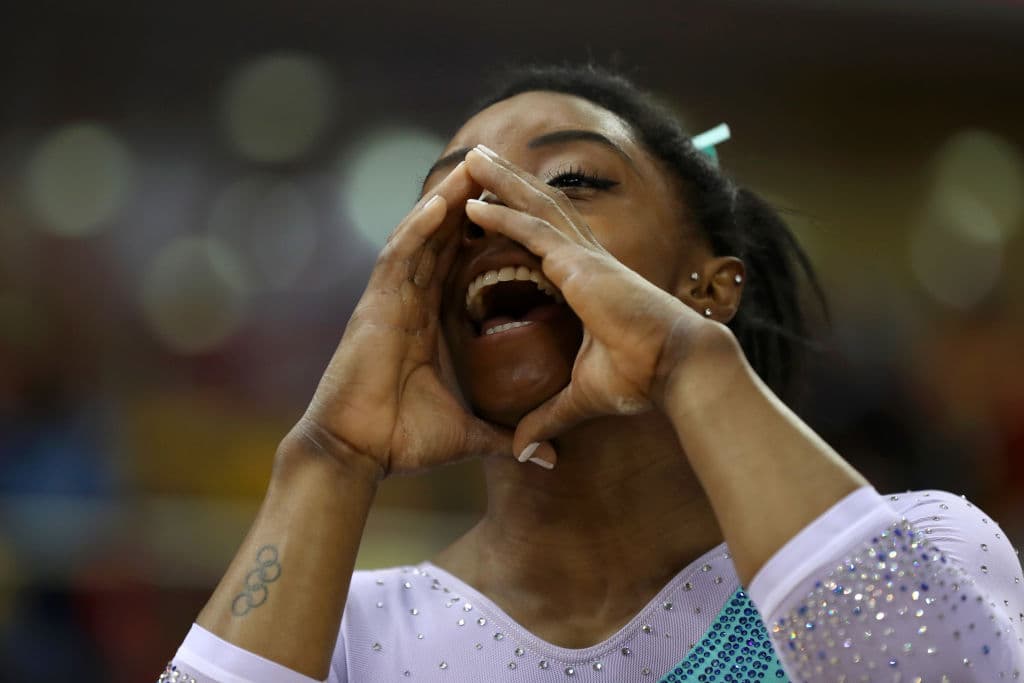 Biles tuvo la mejor nota en cinco de las seis finales por aparatos -sólo en asimétricas le ganó la belga Nina Derwael- y dominó con holgura el "All around".