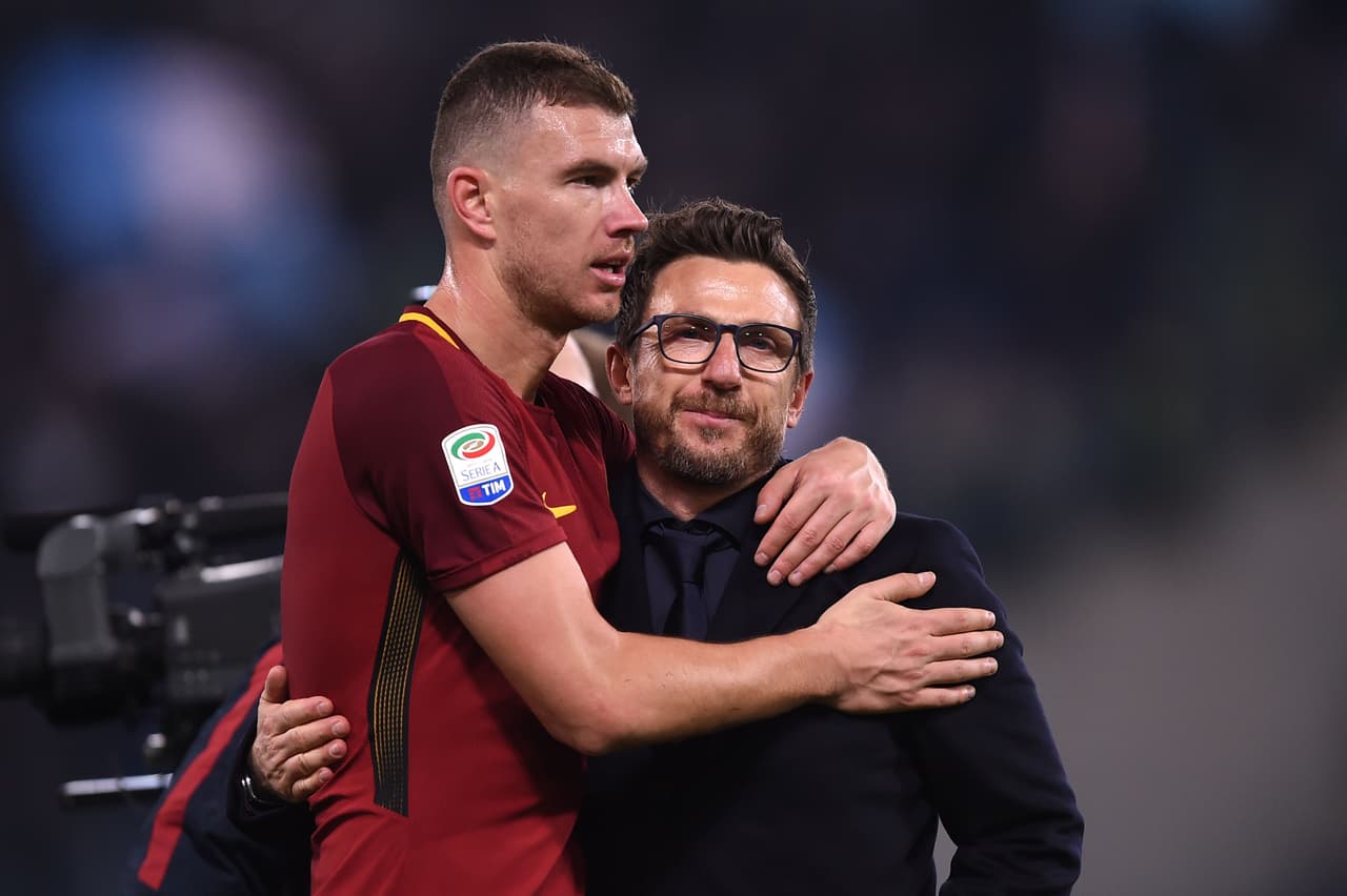 El bosnio Edin Dzeko estaría a nada de regresar a la Premier League, pero esta vez para jugar con el Chelsea. En Inglaterra ya lo había hecho con Manchester City, de donde salió a la Roma, equipo que recibiría 50 millones de euros.