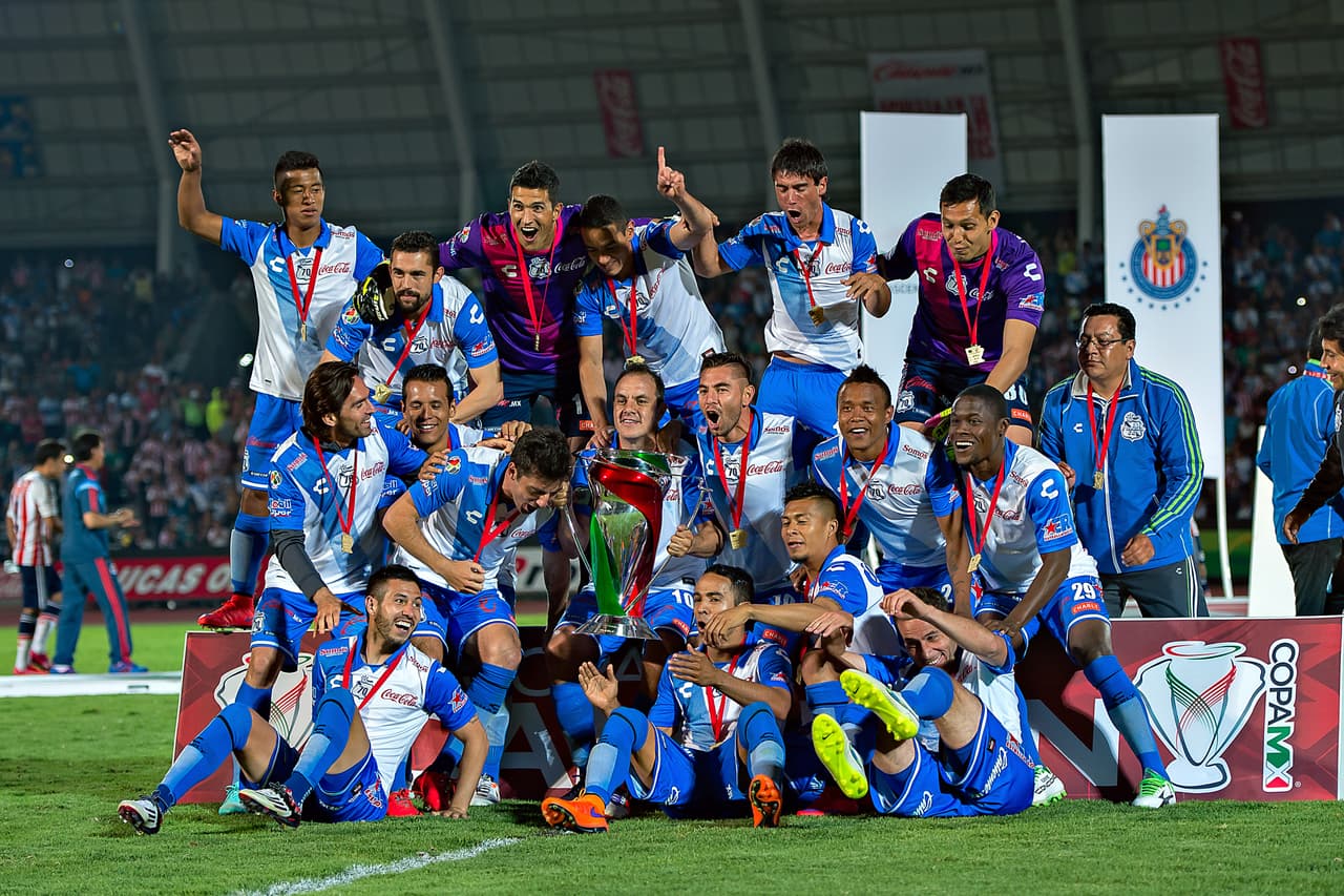 <b>Clausura 2015 - </b>otra vez el 'Cuau' fue protagonista de una final de Copa, una especial por que era su última temporada como profesional. En esta oportunidad fue el Puebla que celebró al vencer a Chivas por 4-2.
