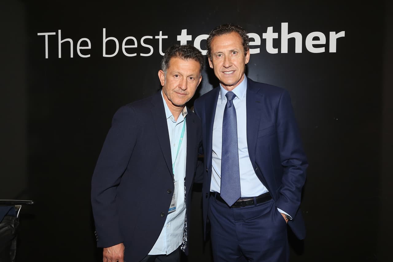 Osorio comenzó como preparador físico y luego asistente técnico durante 5 años en el Manchester City. Se acreditó con licencia de técnico tipo 'A', el mayor de UEFA, y luego hizo estudios de Dirección Técnica de la Real Asociación Holandesa de Fútbol. El colombiano es reconocido en el mundo académico del fútbol europeo.