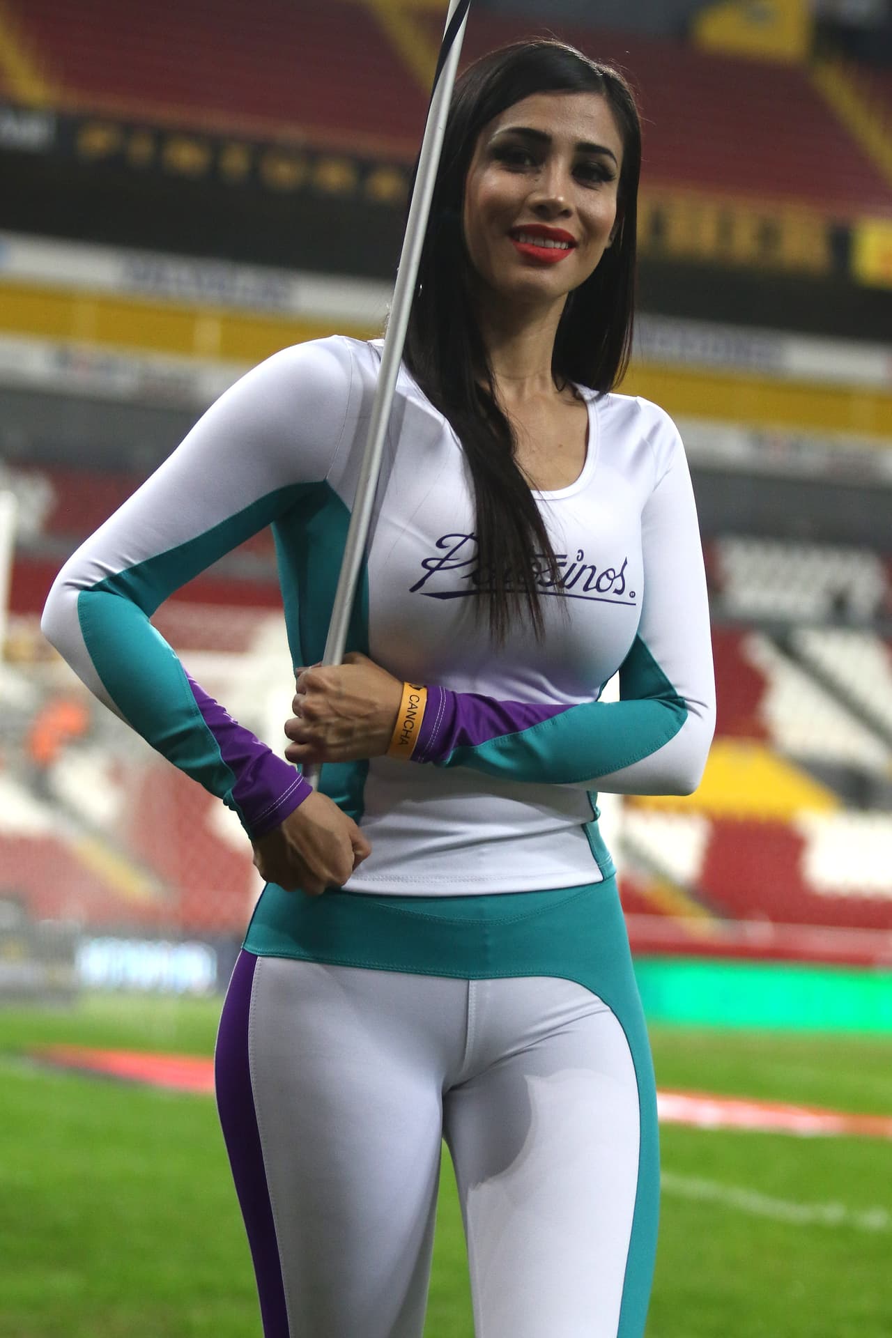 La belleza de las animadoras y el colorido de los fanáticos en los partidos de Cruz Azul contra Puebla y de Atlas contra Tampico Madero le dieron un sabor diferente a la jornada de la Copa MX.