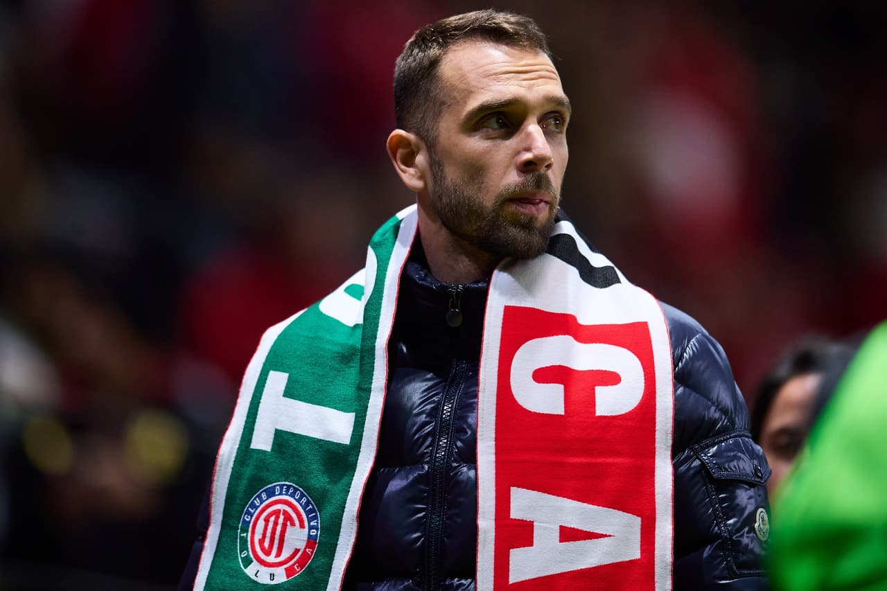 Pau López revela quien lo motivó en jugar en México