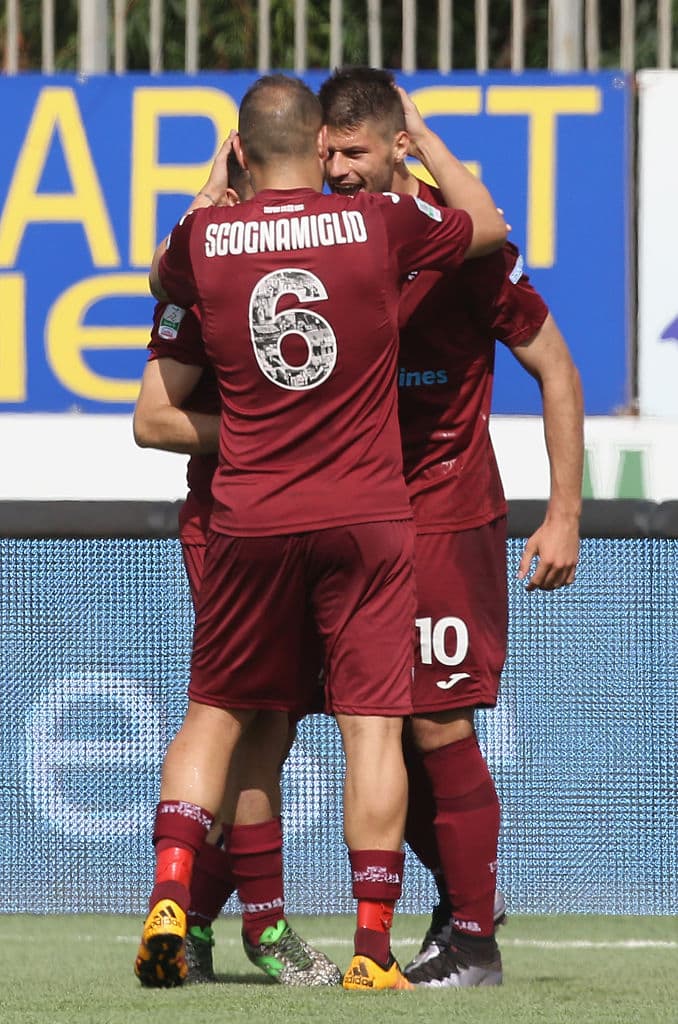 En 2018 sale cedido hacia el Hellas Verona, para despues volver a ser cedido, pero al Dinamo Zagreb que es su club actual.