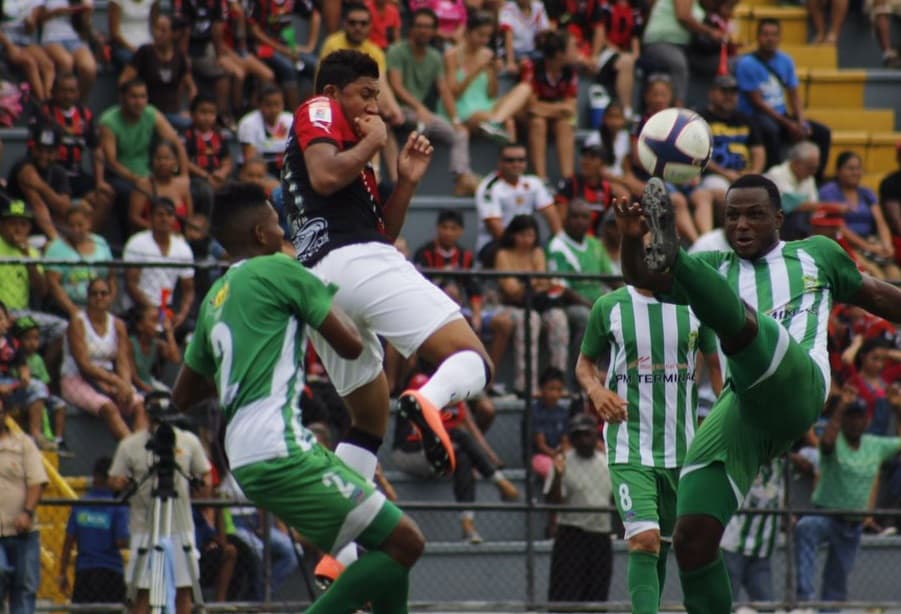 Alajuelense cede el liderato al Herediano