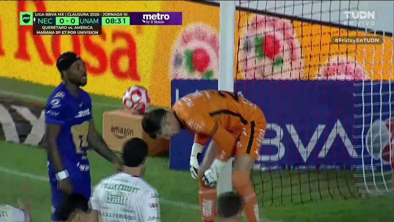 ¡No te lo puedo creer! ¡Nadie en el estadio entiende como esto no fue gol de Pumas!