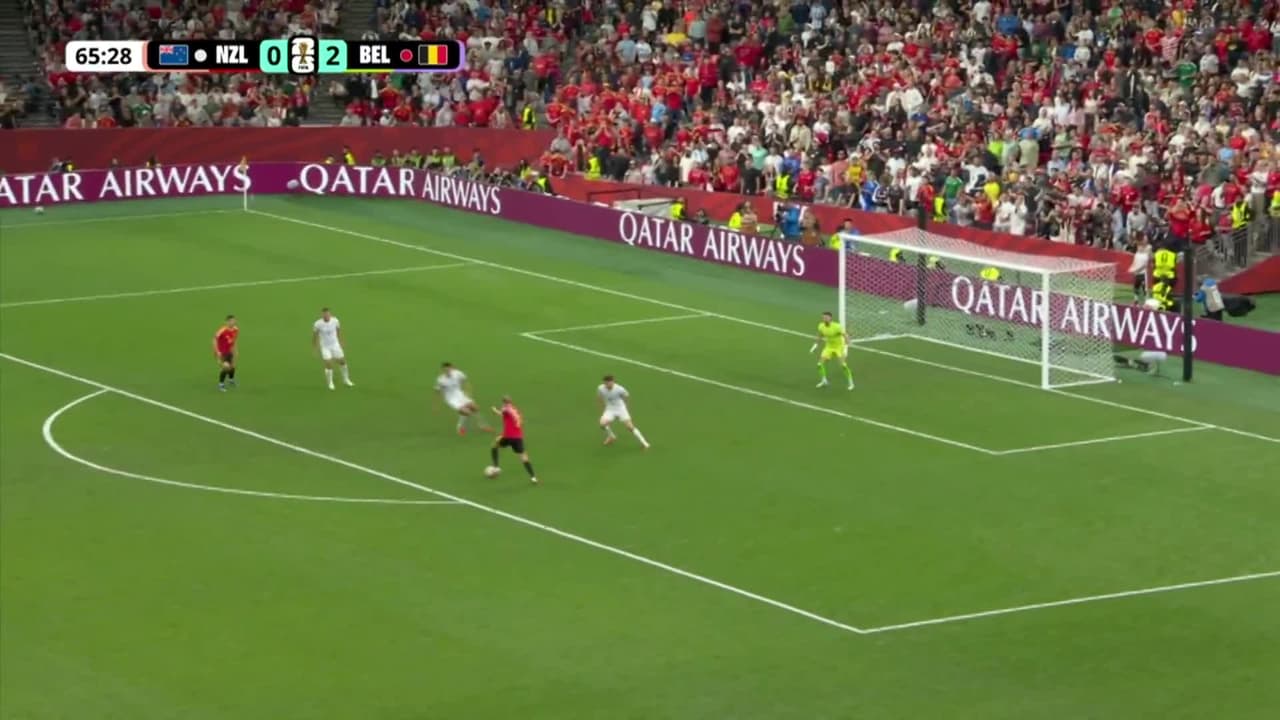 ¡GOL!  anota para Bélgica. Kevin De Bruyne