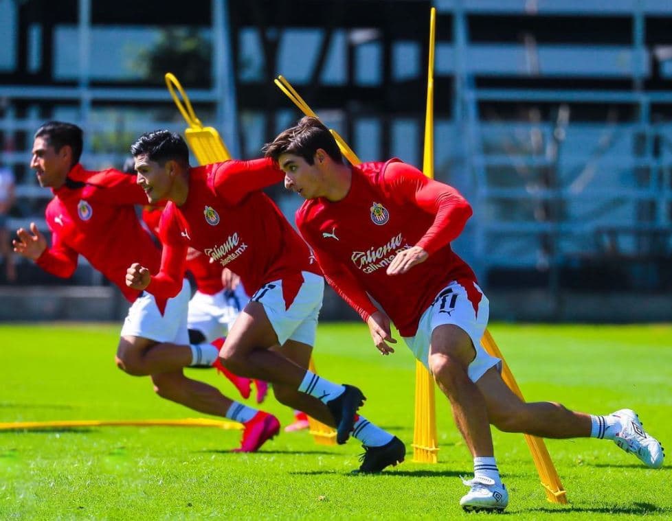 Brizuela se suma a debate: América no es "la peor pesadilla de Chivas"